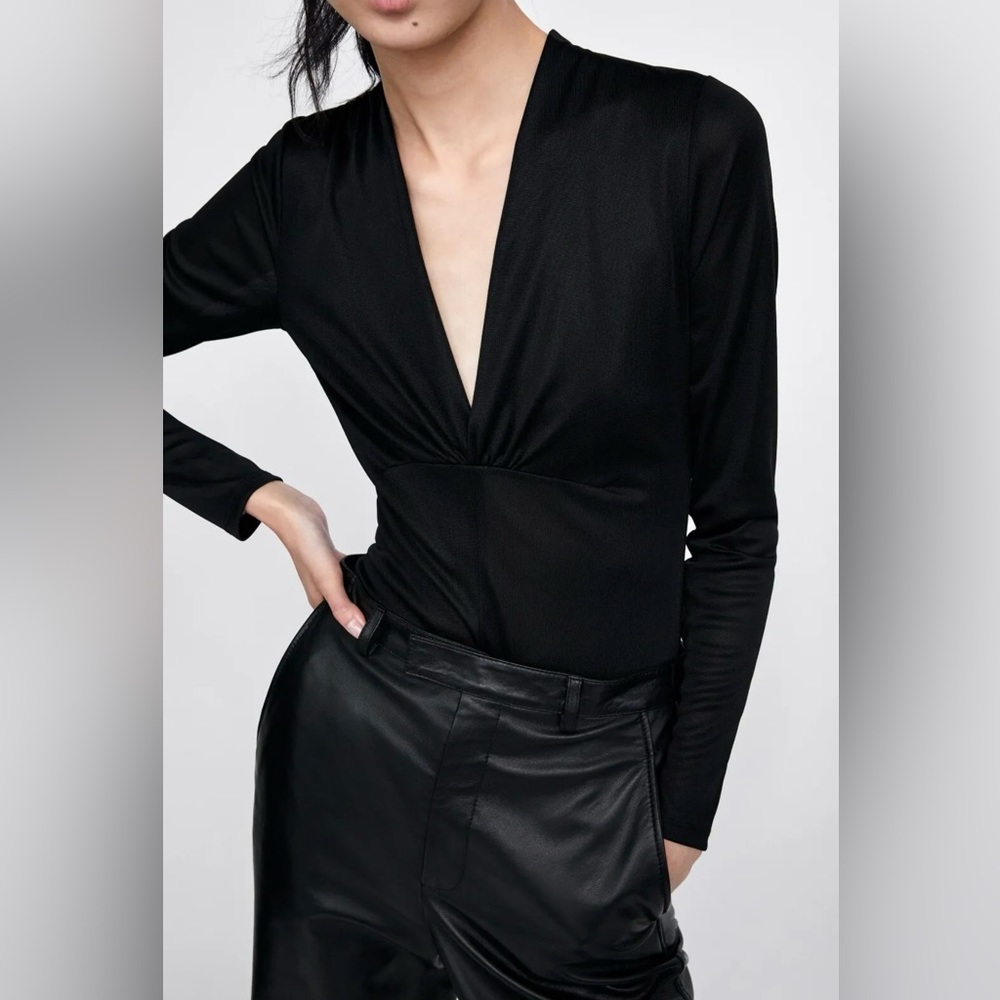 Zara V-Neck Gathered Cleavage Long Sleeve Black Bodysuit Size L NWT